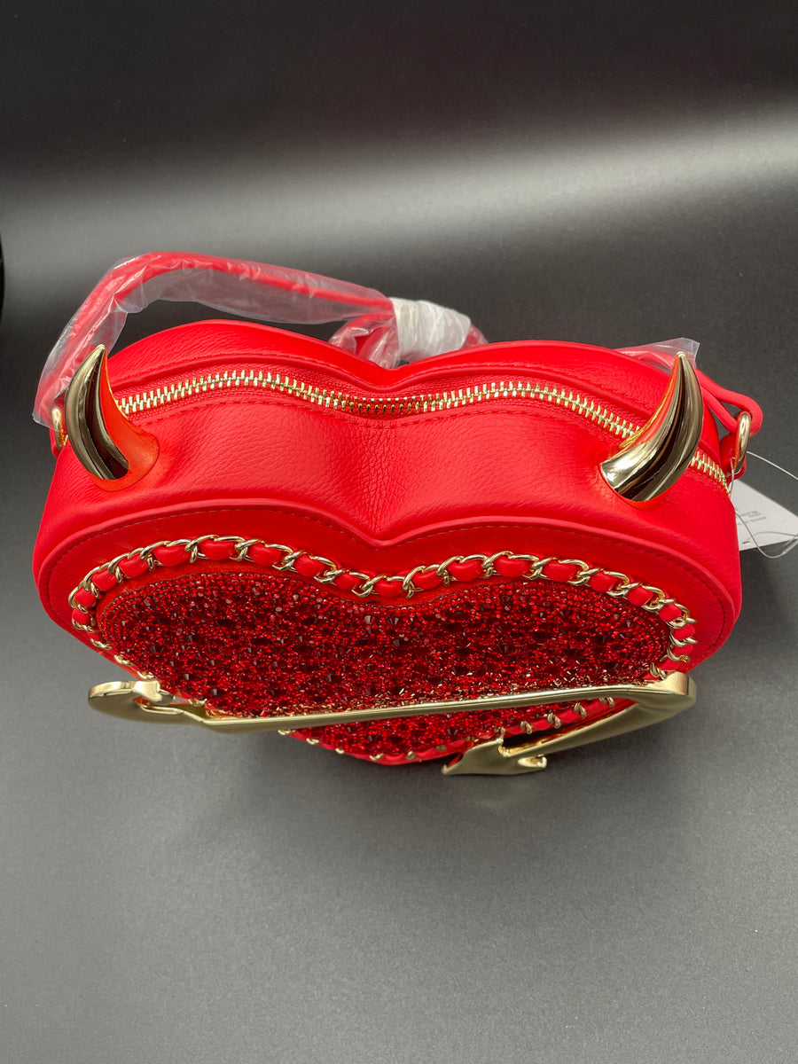 Ex-voto型のオーナメント ♧ 聖なる心臓のミニケース Betsey Johnson Kitsch Devil In The Details Crossbody Red