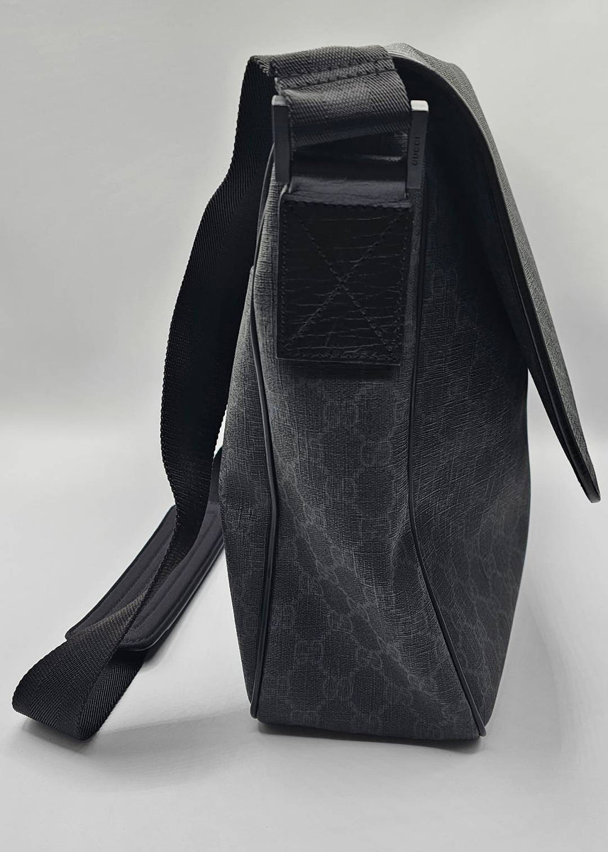 Gucci GG Supreme Flap Messenger Bag Commerce Gluttony