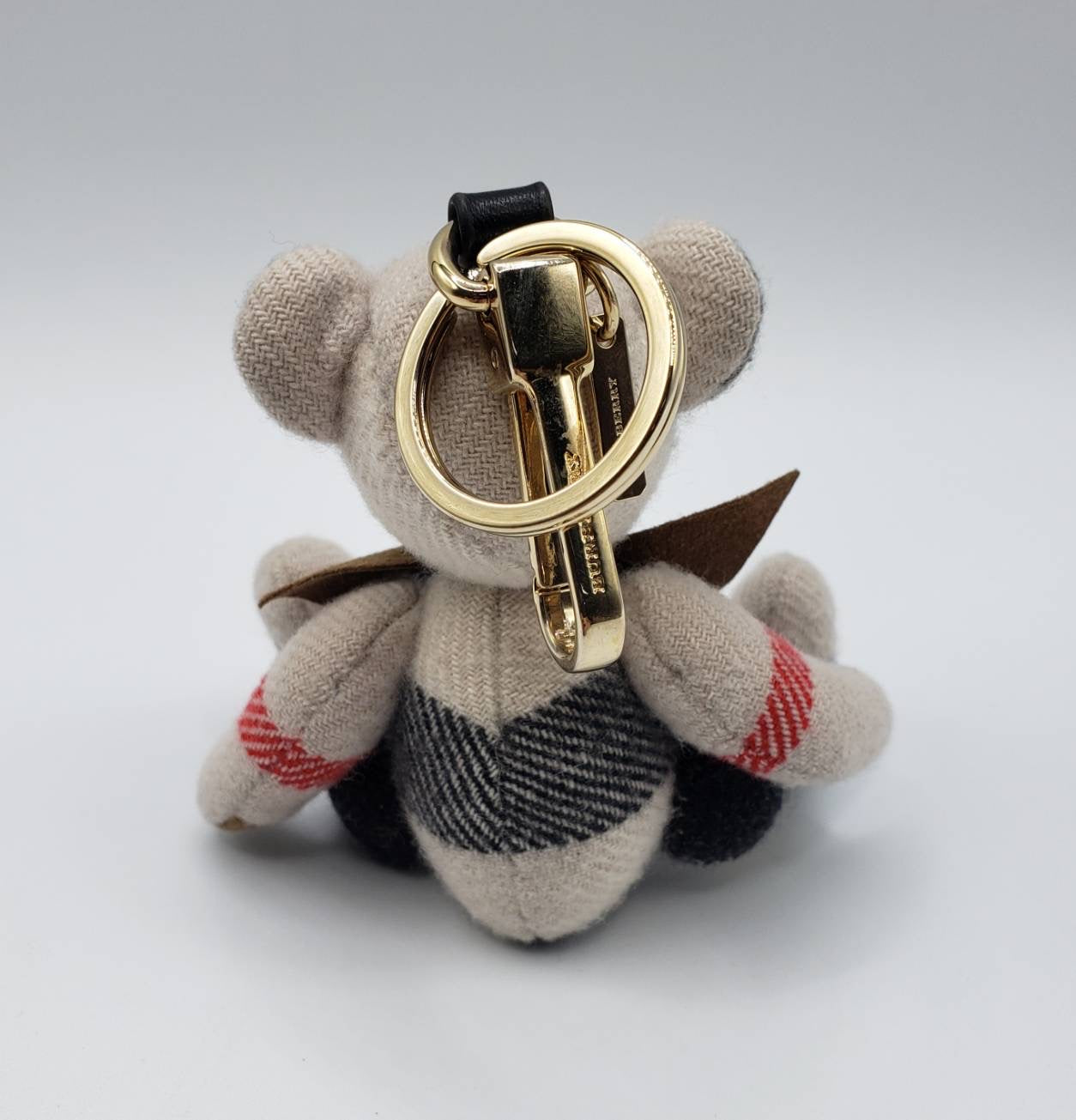 Burberry hot sale teddy keychain